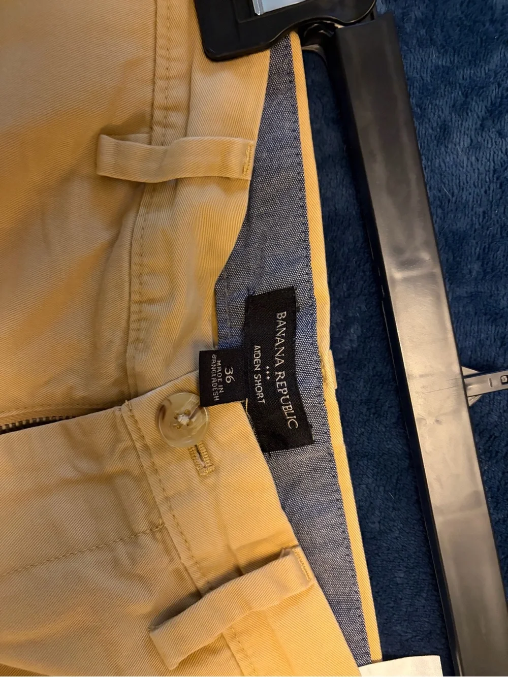 Banana Republic Men's yellow Flat-Front Cotton Shorts